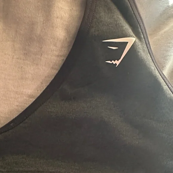 Gymshark Black Crop Top - Picture 2 of 10